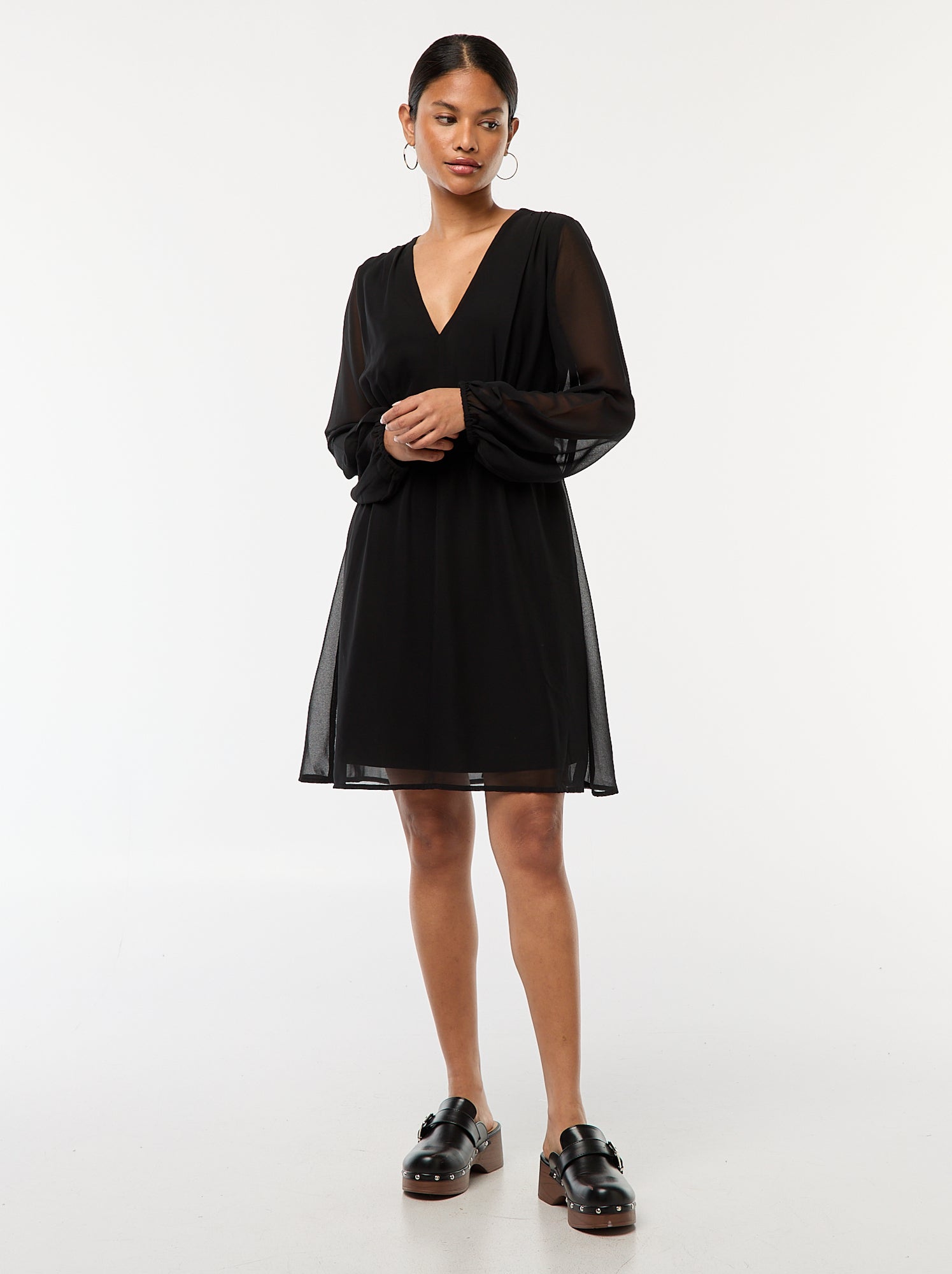 Tessuto Crêpe Crush Spring - Larghezza 150 Cm, Colore Nero, Per Abbigliamento E Arredamento (1 Metro)