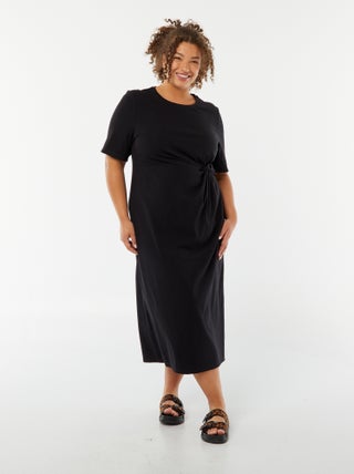Vestito tinta unita drappeggiato taglio midi